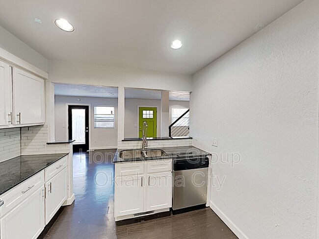 Foto del edificio - 6024 W Hefner Rd