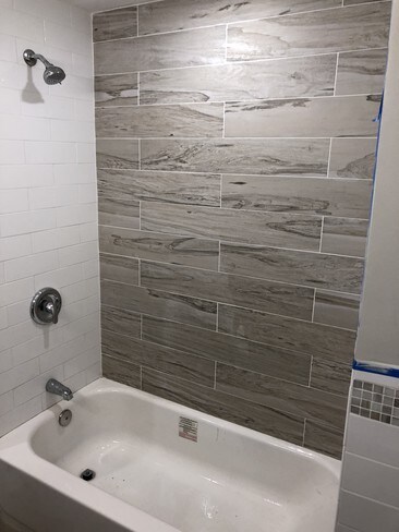 Shower Tub - 118 43rd St