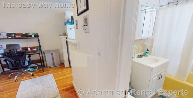 Building Photo - 402 Highland Ave