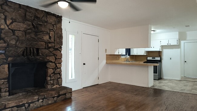 Building Photo - 1205 Ruby Dr
