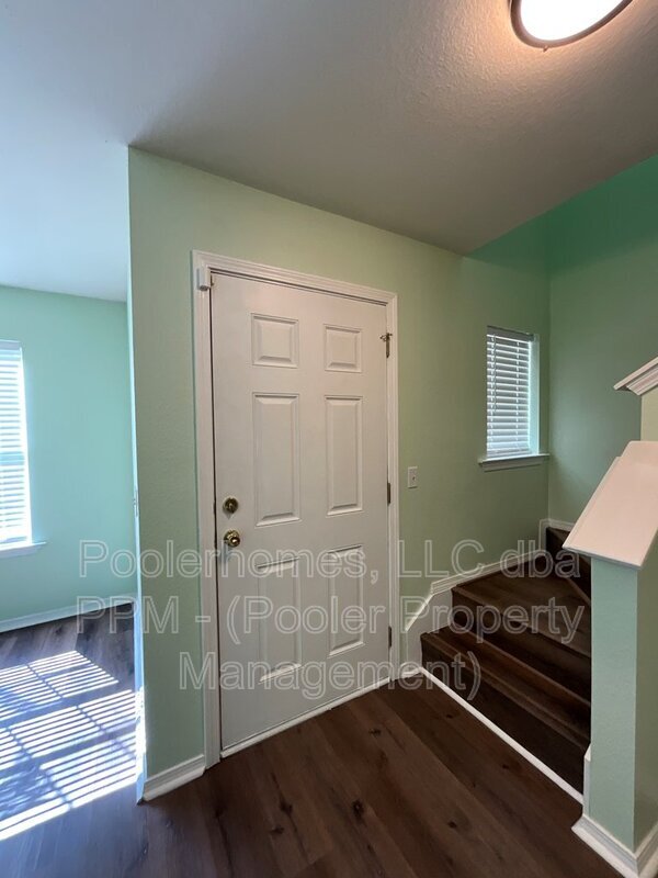Building Photo - 48 Bushwood Dr