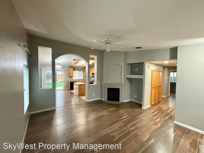 Building Photo - 3 br, 2 bath House - 9990 Tarzo Way