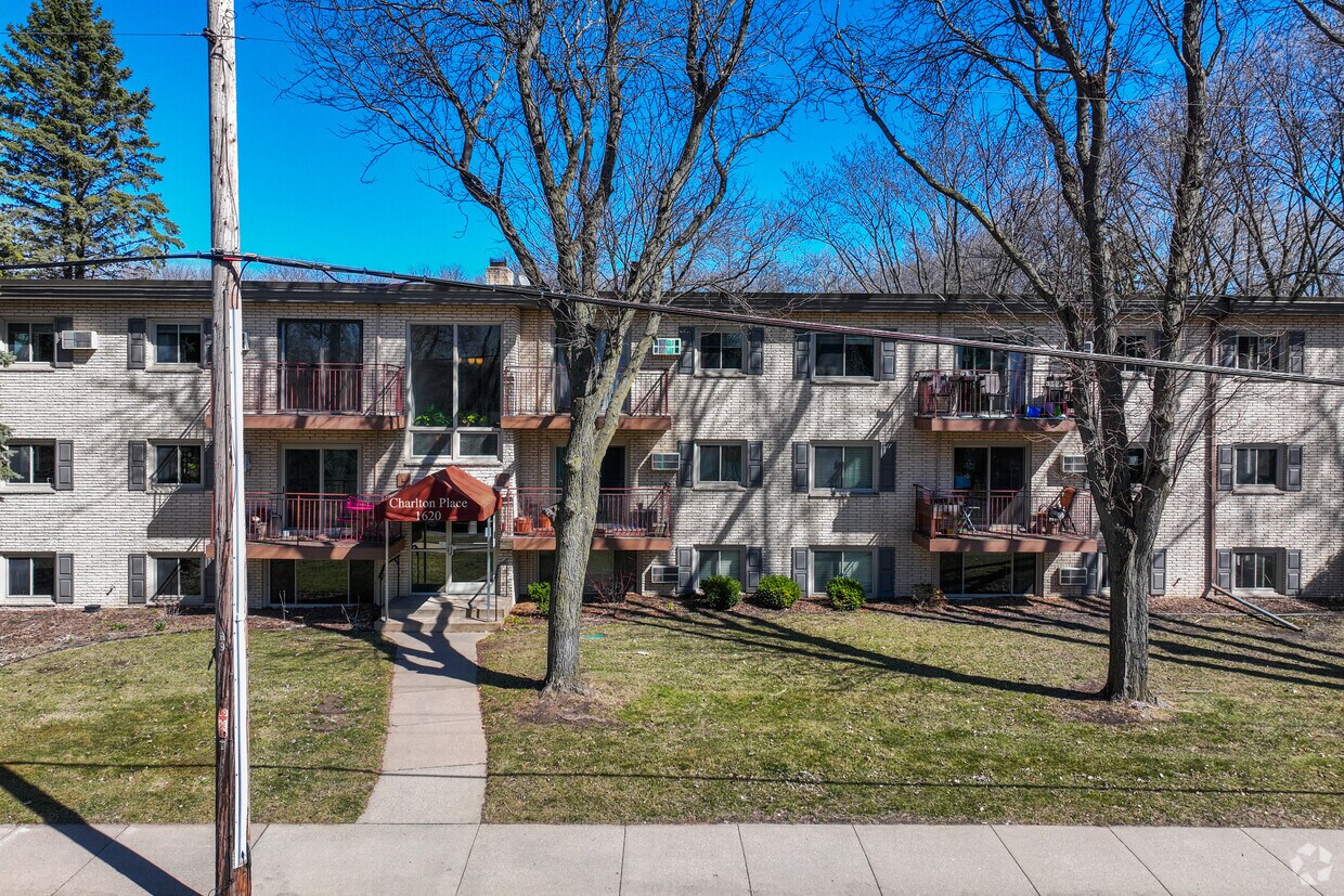 Foto principal - 1620 Charlton St