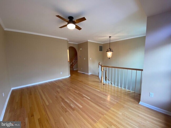Foto del edificio - 6623 Frost Lake Ln