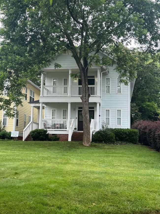 Building Photo - 107 Woodside Cir