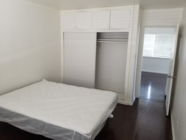 Foto del edificio - 14811 Vanowen St