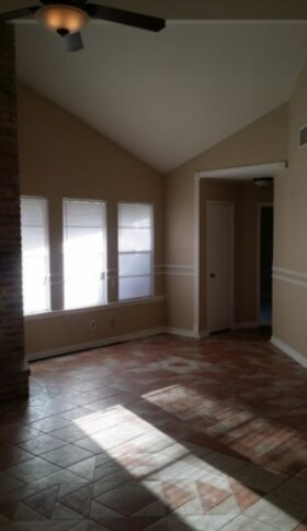 Foto del edificio - 7808 Forest Ranch