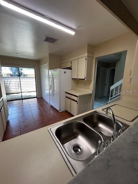 Foto del edificio - 564 Albany Pl