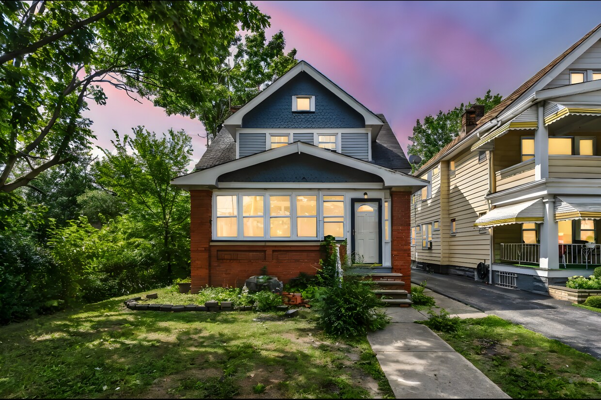 Foto principal - 13016 Beachwood Ave