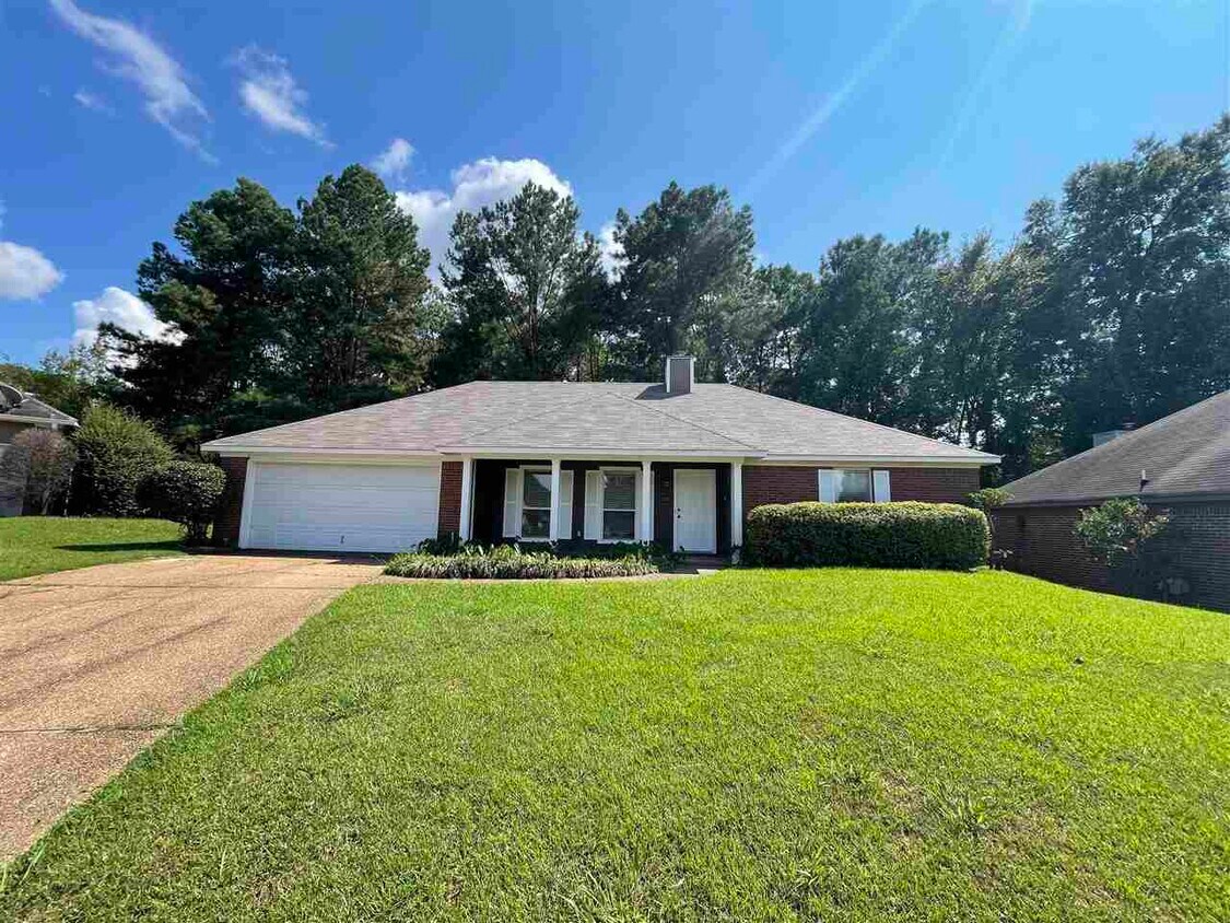 Primary Photo - 128 Chestnut Dr