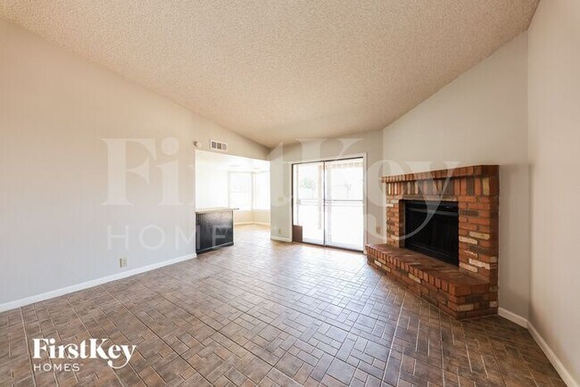 Foto del edificio - 7425 West Columbine Drive