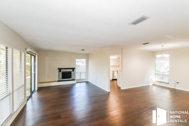 Foto del edificio - 10952 Clairboro Rd E