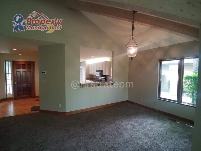 Foto del edificio - 1907 S Springbrook Ln