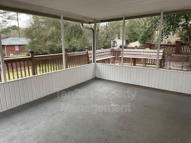 Building Photo - 3211 Maricopa Dr