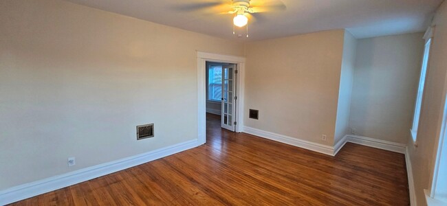 Building Photo - 3904 Miami St
