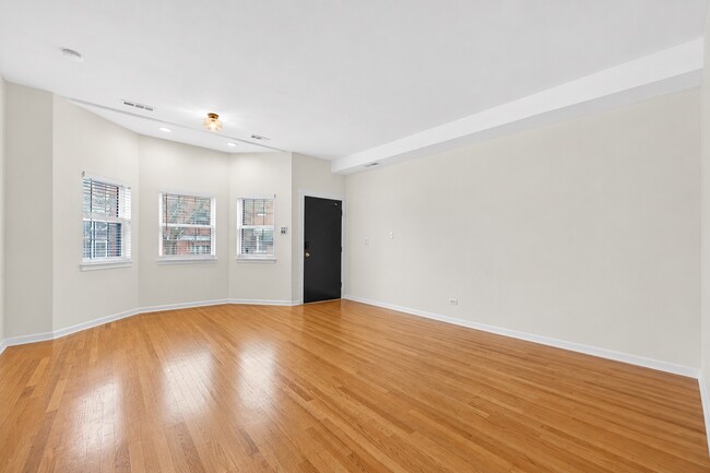 Foto del edificio - 3115 N Oakley Ave
