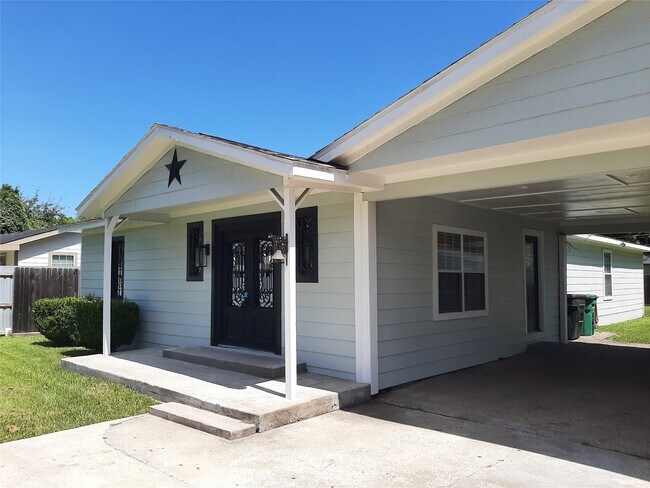 Foto del edificio - 6115 Glen Lee Dr