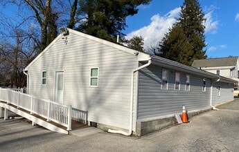 Building Photo - 438 Main St