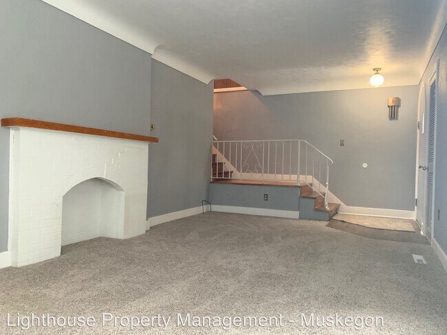 Building Photo - 2 br, 1.5 bath House - 996 W Forest Ave