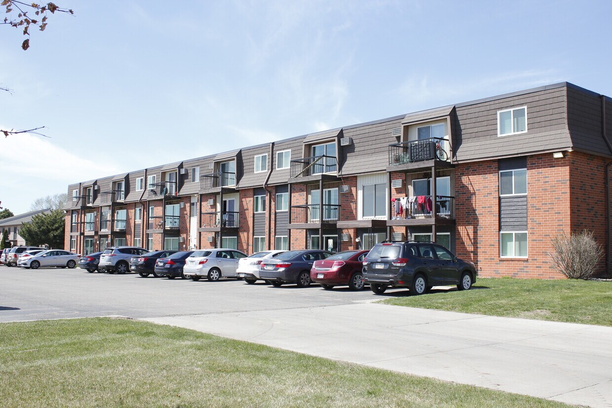 818 Southland Ln Brookings Sd 57006 Apartments Brookings Sd Apartments Com