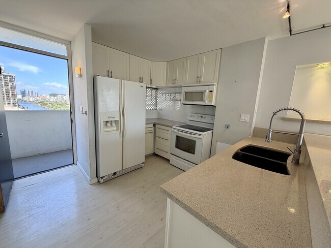 Foto del edificio - 2421 Ala Wai Blvd