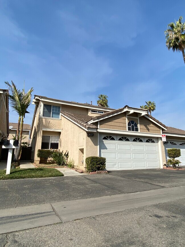 Building Photo - 3613 Meadowlark St