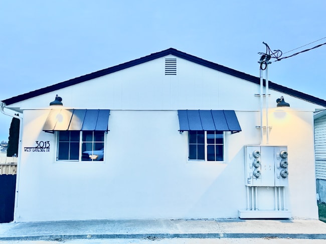 Foto del edificio - 3013 W Lakeside Dr