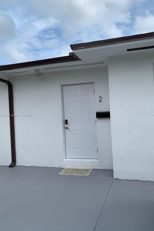 Foto del edificio - 2829 SW 32nd Ct