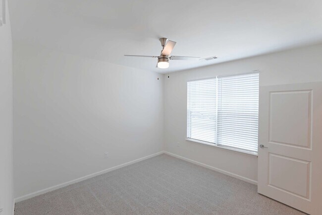 Building Photo - Evolve New Hope Farm