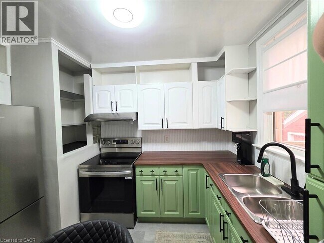 Photo du bâtiment - 81 E 11th St
