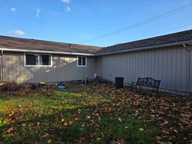 Foto del edificio - Great Vintage Home!