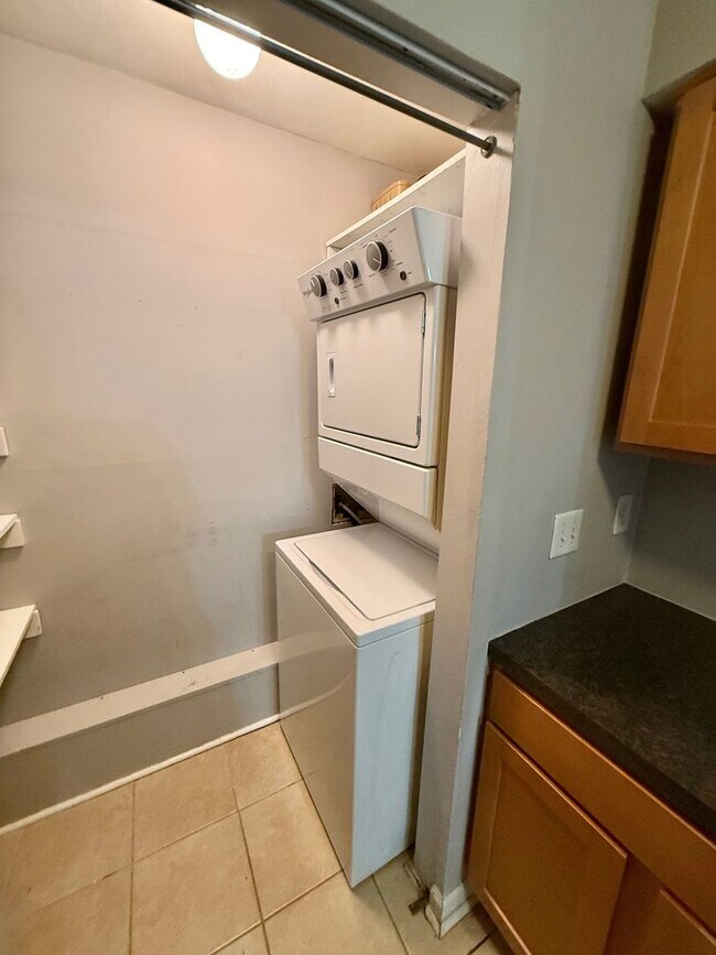 Foto del edificio - Fully Renovated 2 Bed, 2 Bath Ground-Floor...
