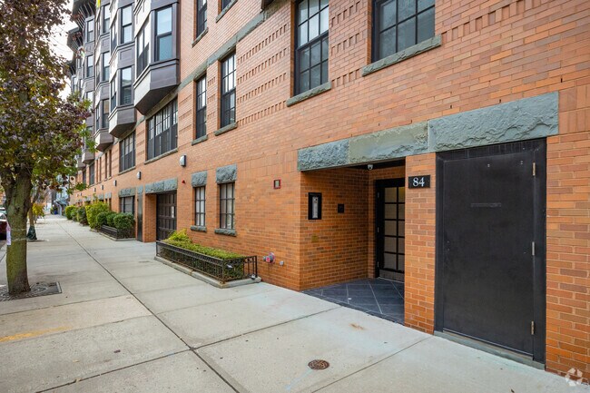 Entrance - Thomas Jefferson II Apartments