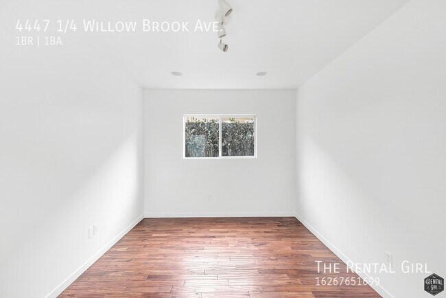 Building Photo - Updated Bungalow Community | Modern Finish...