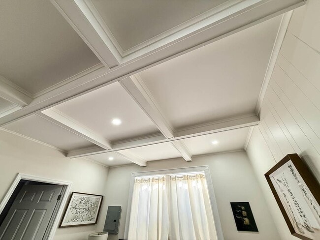 Building Photo - 125 Mallory Ave