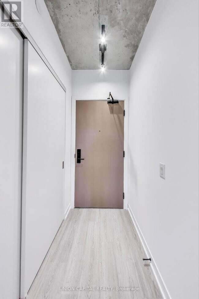 Photo du bâtiment - 195 McCaul St