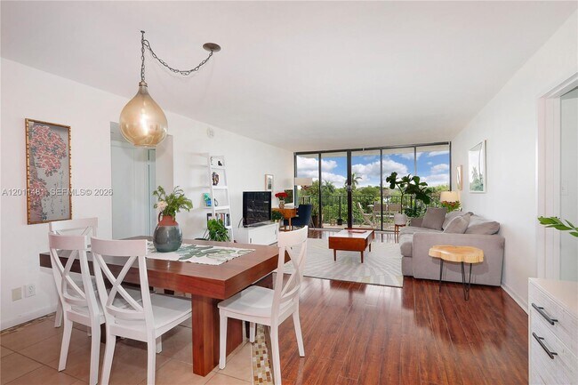 Foto del edificio - 780 NE 69th St