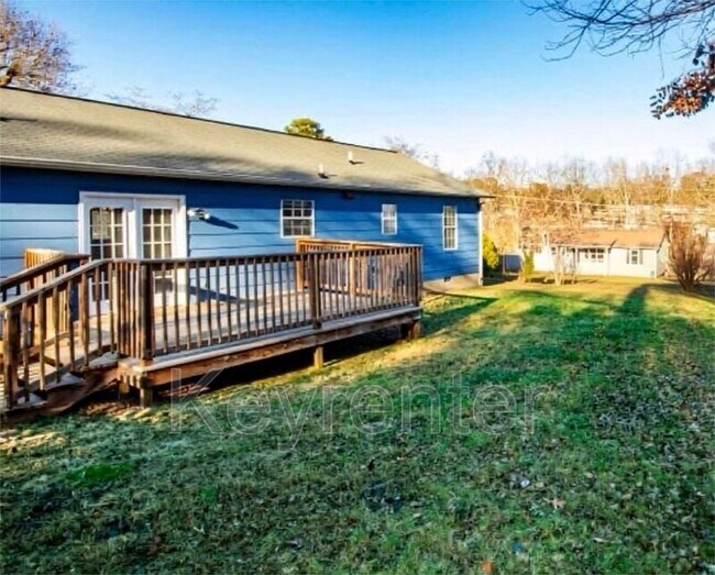 Building Photo - 6600 Woodcock Cir