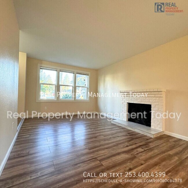 Foto del edificio - Charming and Updated 3 bed, 1.5 Bath Duple...