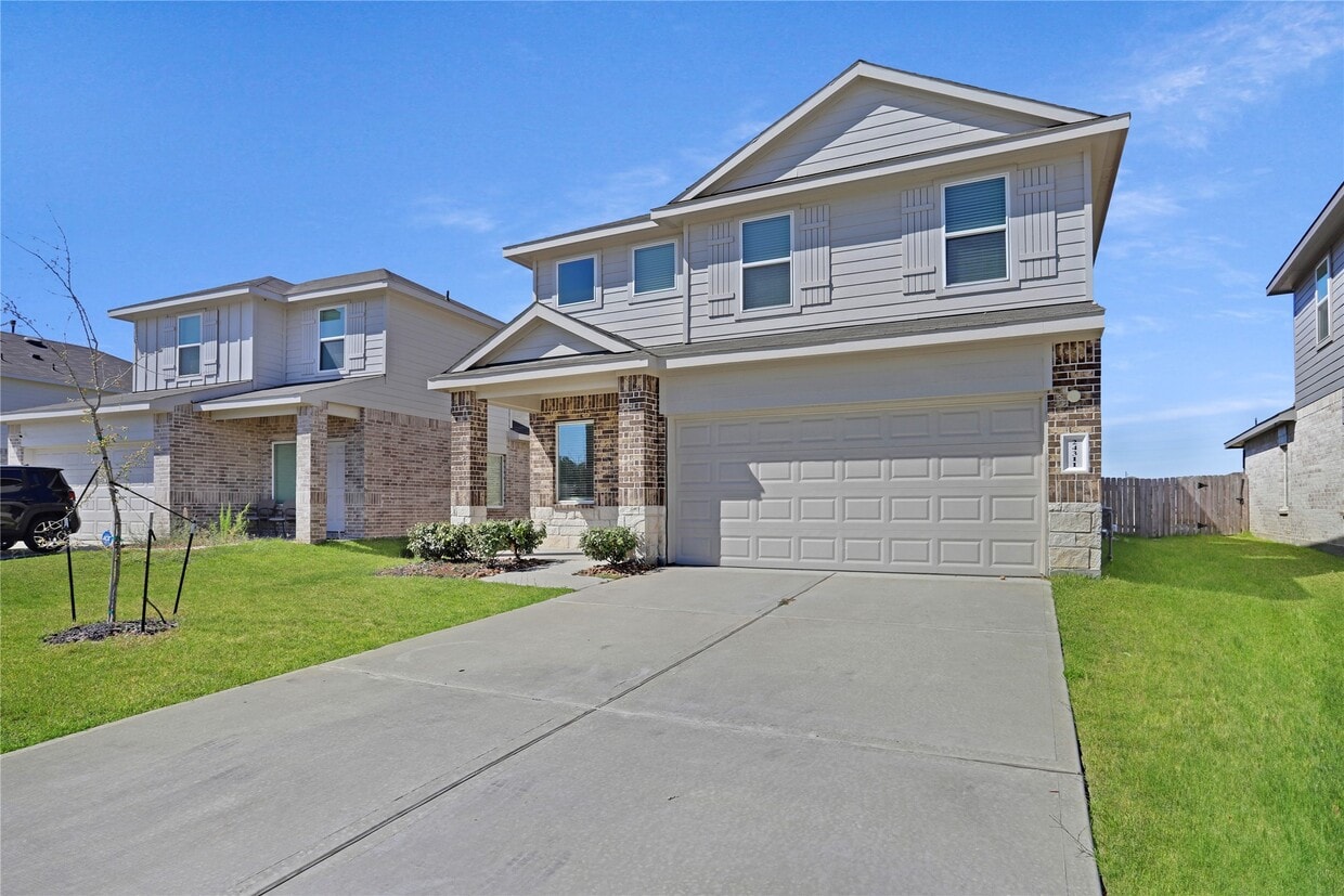 Foto principal - 24311 Saddlestone Green Dr