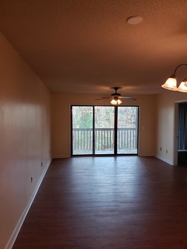 Building Photo - Riverfront Condo close to Downtown