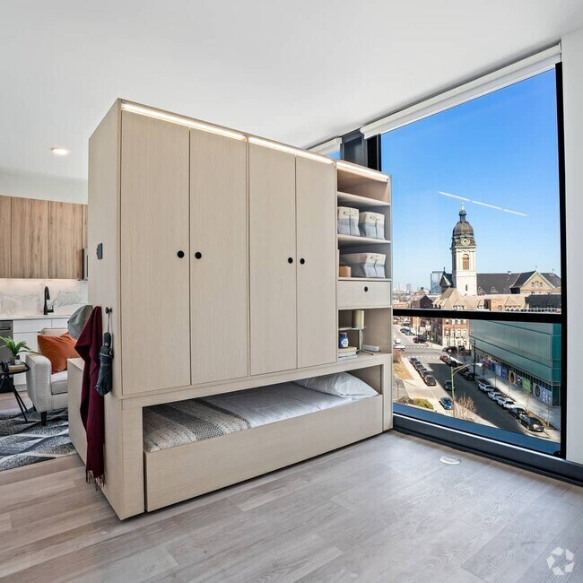 Elston Condos for Rent with EV Charging Chicago, IL 4 Rentals