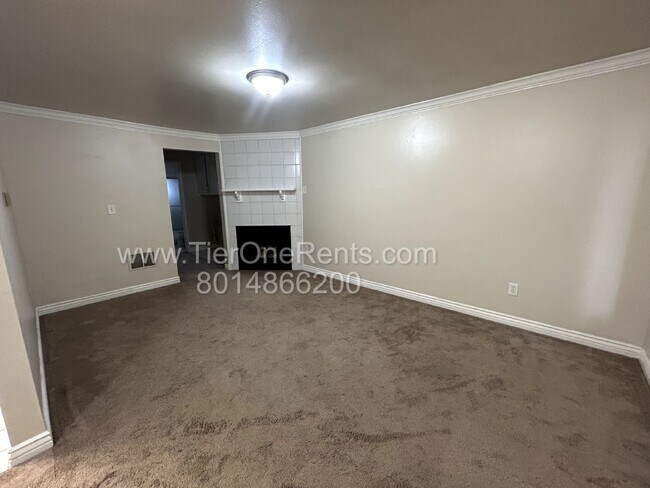 Building Photo - This property offers a NO DEPOSIT option a...