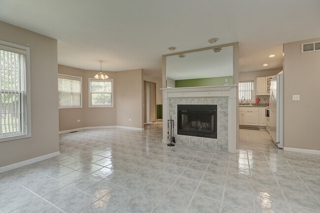 Foto del edificio - 16046 S Fairfield Dr