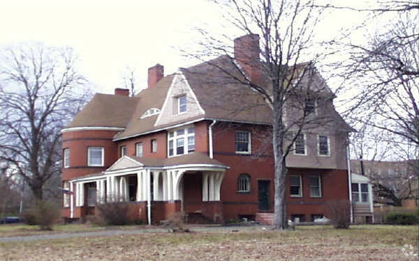 Primary Photo - 452 W 8th St