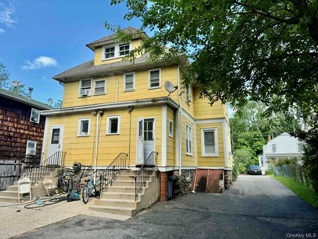 Building Photo - 37 Riverside Dr