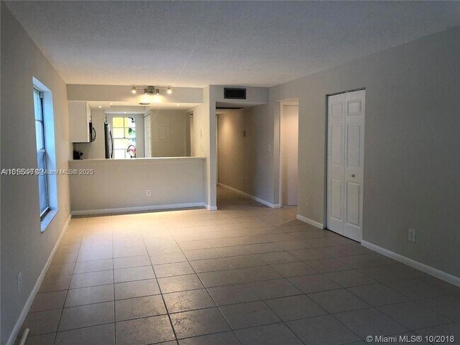 Foto del edificio - 905 Southridge Rd