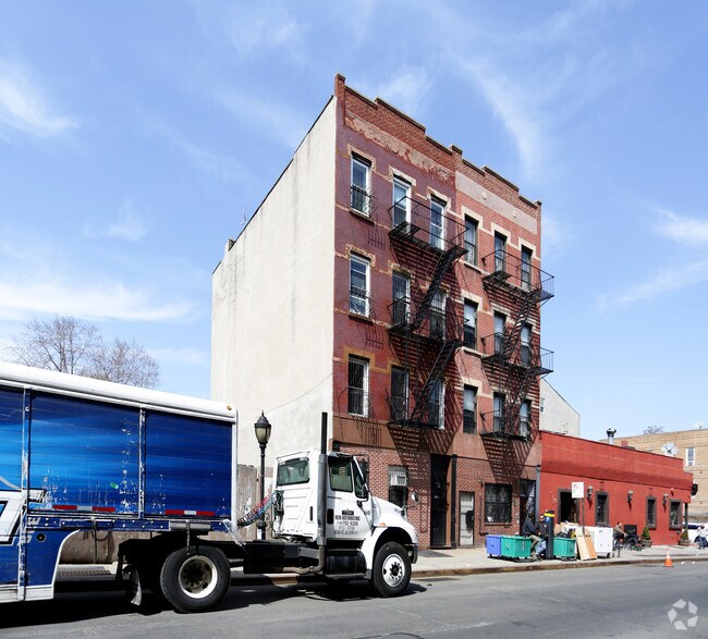 Foto del edificio - 230 Smith St