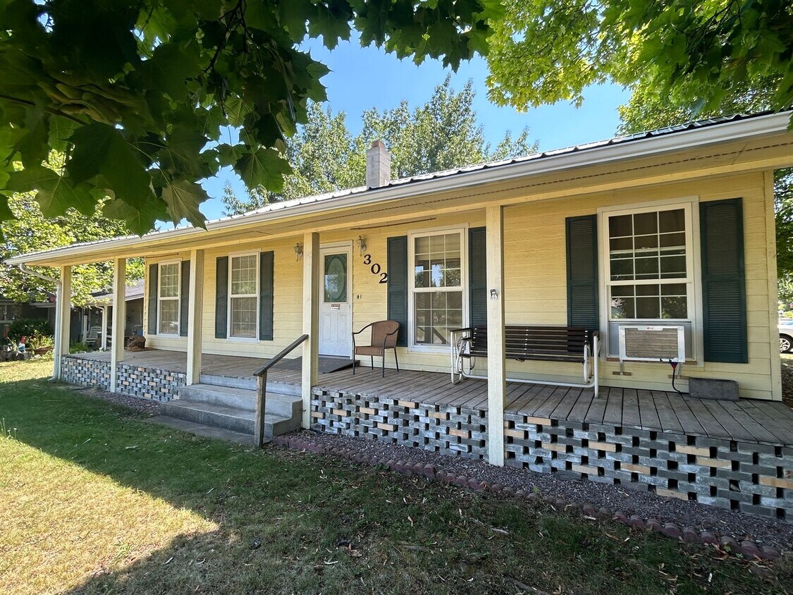 Foto principal - Adorable duplex with picture perfect front...