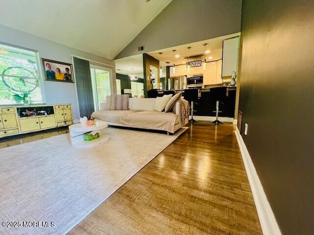 Foto principal - 422 Waters Edge Dr